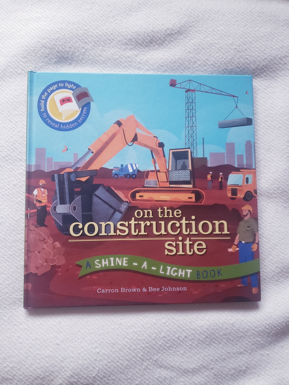 Usborne On the Construction Site A Shine-A-Light Book